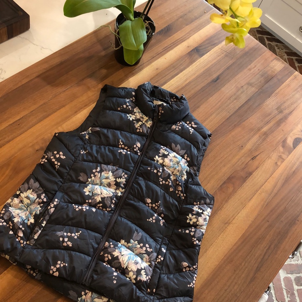 Women’s Loft Floral Fashion Vest